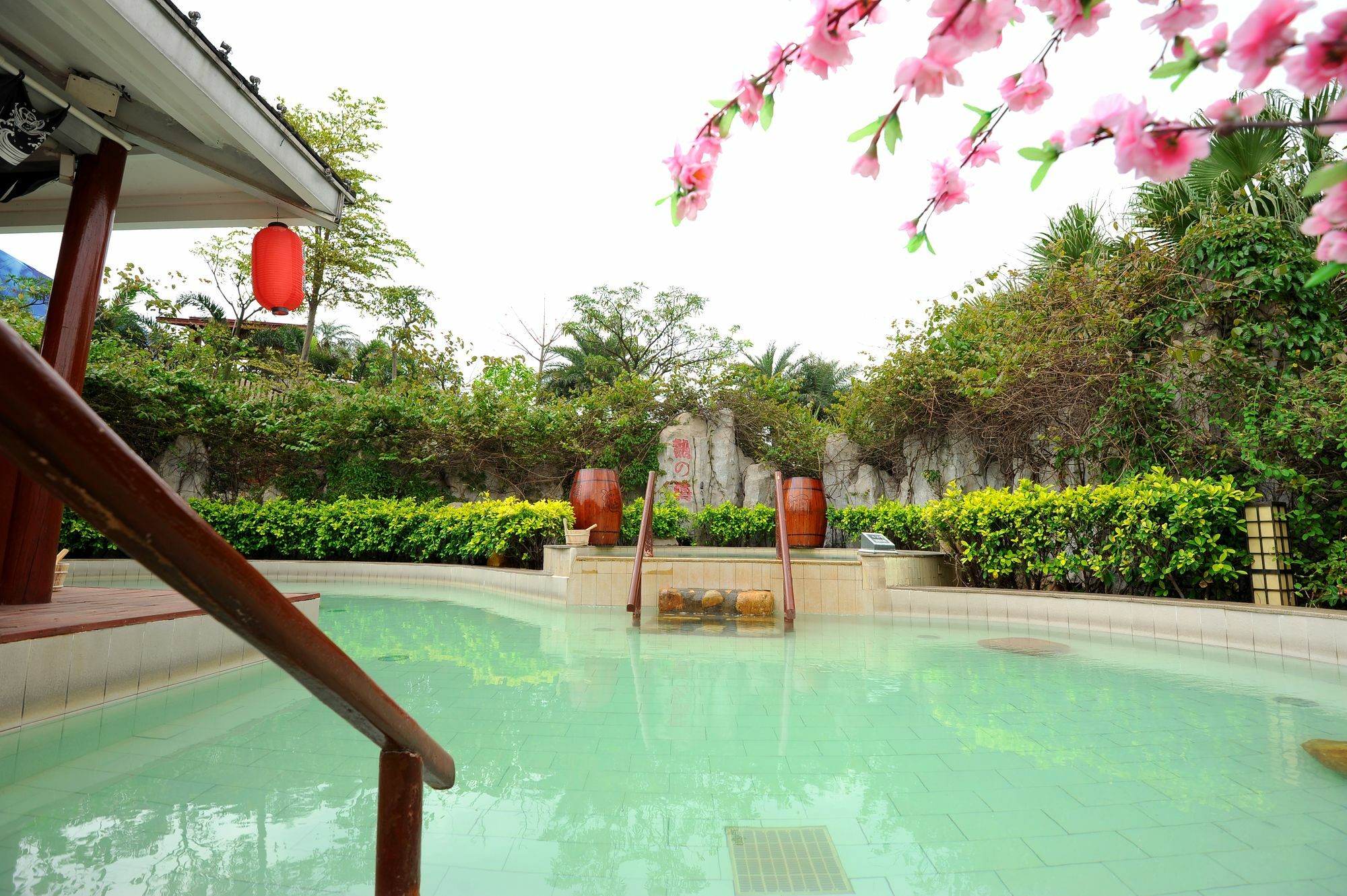 Ocean Spring Hot Spring Resort Zhuhai Esterno foto