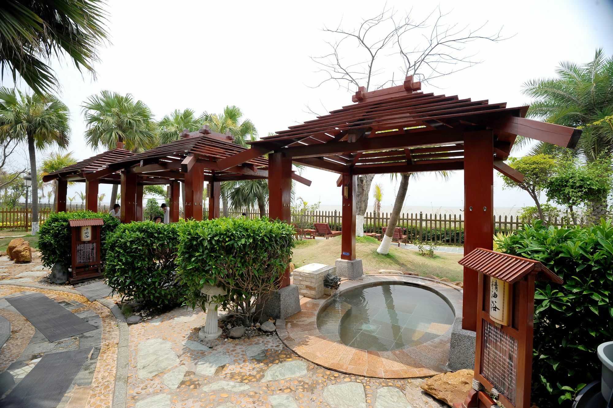 Ocean Spring Hot Spring Resort Zhuhai Esterno foto